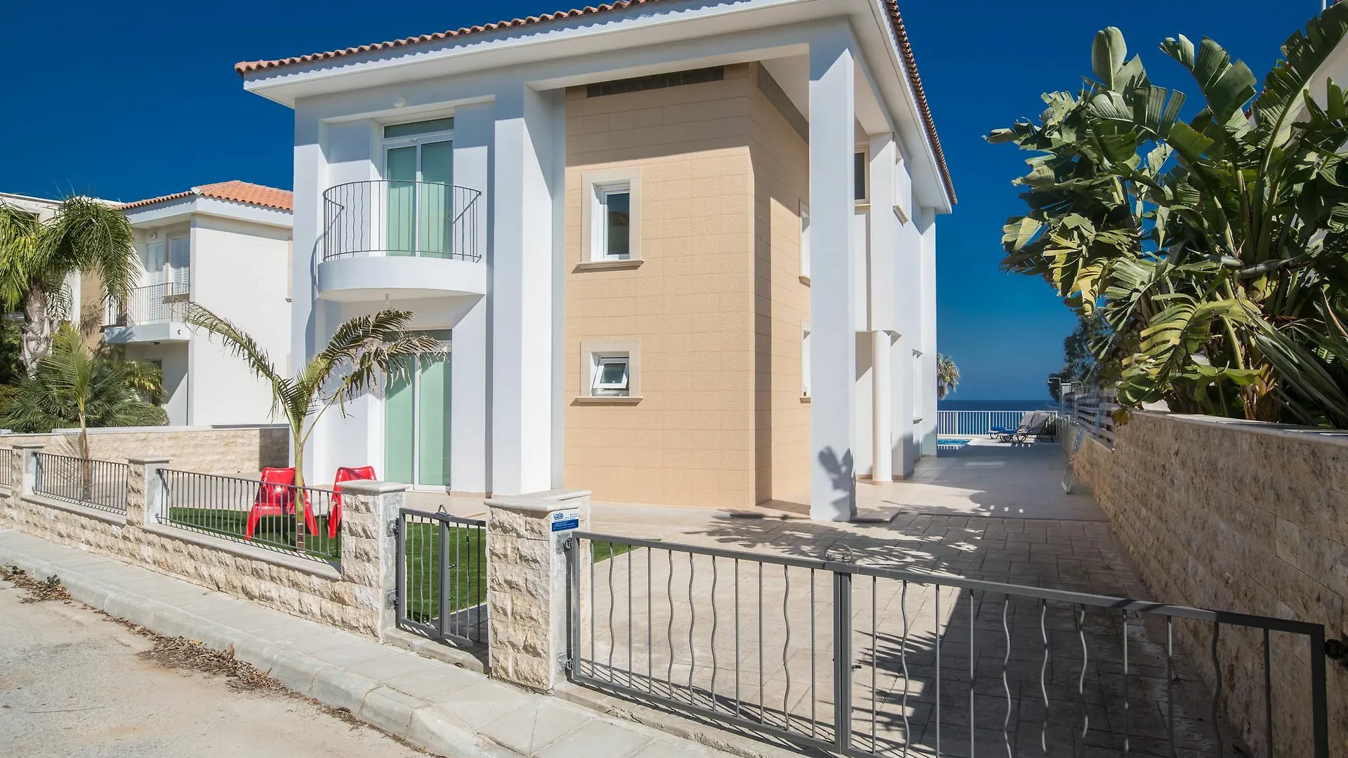 Shaye Front Line Villa Protaras